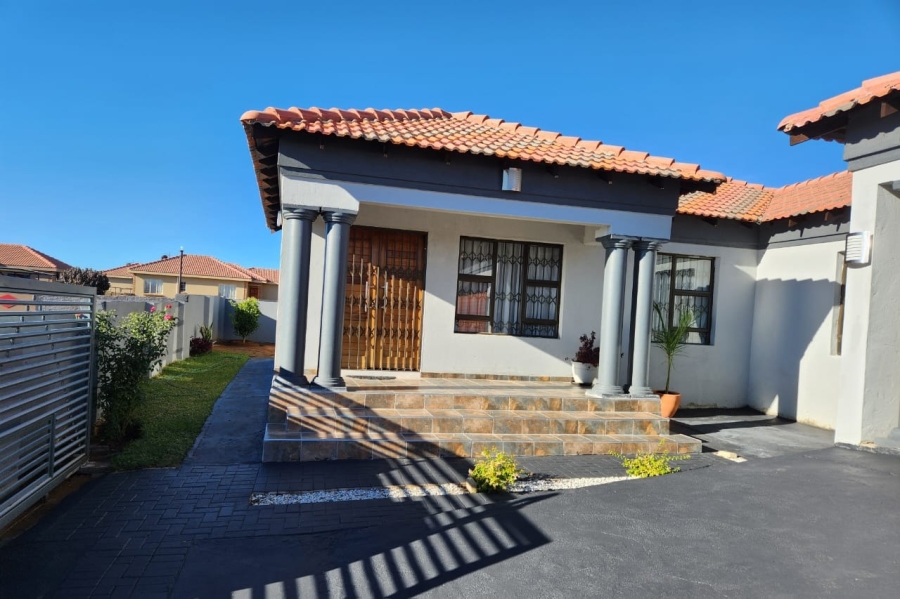 3 Bedroom Property for Sale in Mogwase North West